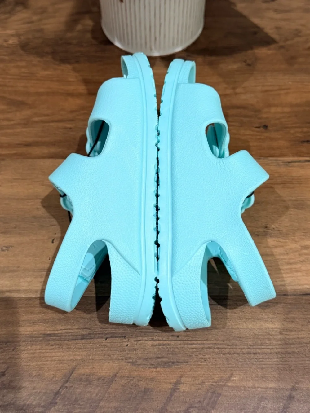 Okie dokie toddler girls sandals in teal size 7-8. Sandals are dirty